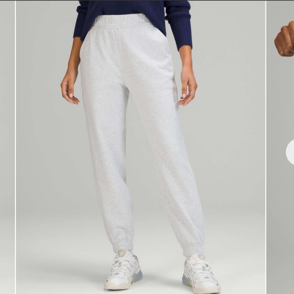 Lululemon Relaxed High-Rise Jogger size 8